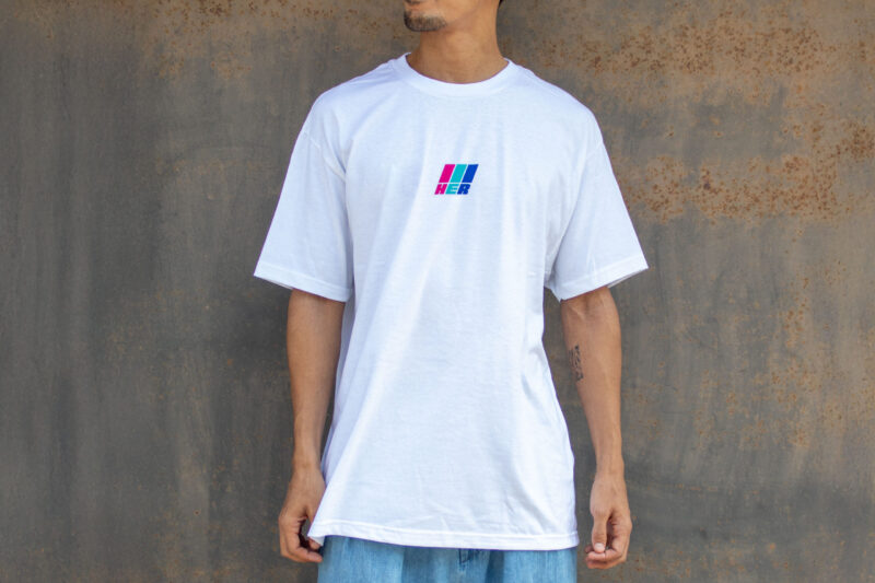 HER Logo Cotton Tee / HER ロゴ コットンTシャツ